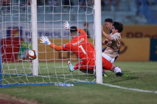 TRỰC TIẾP bóng đá CAHN vs HAGL (0-1): Ngọc Quang chọc thủng lưới Filip Nguyễn - Ảnh 3.