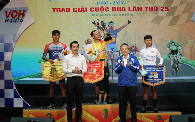 Bỏ lại chấn thương kinh hoàng, Lê Nguyệt Minh đoạt Áo vàng giải xe đạp Nam Kỳ Khởi Nghĩa 2023  - Ảnh 2.