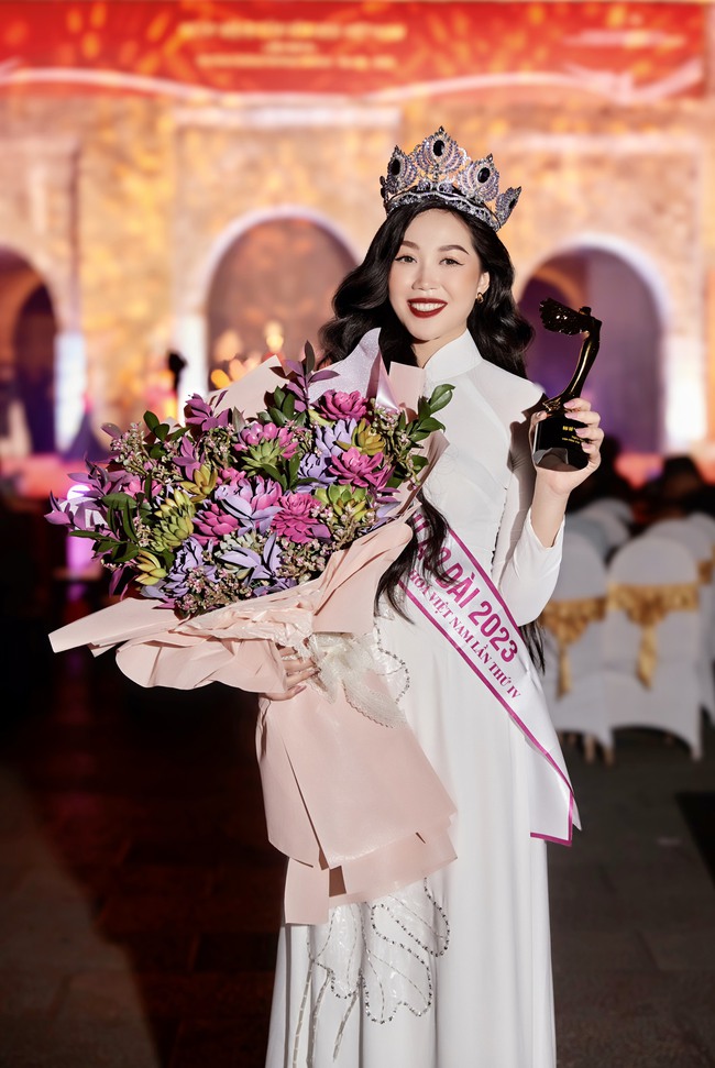 Người đẹp Lê Thị Thu Trà được vinh danh Đại sứ Áo dài 2023 - Ảnh 2.