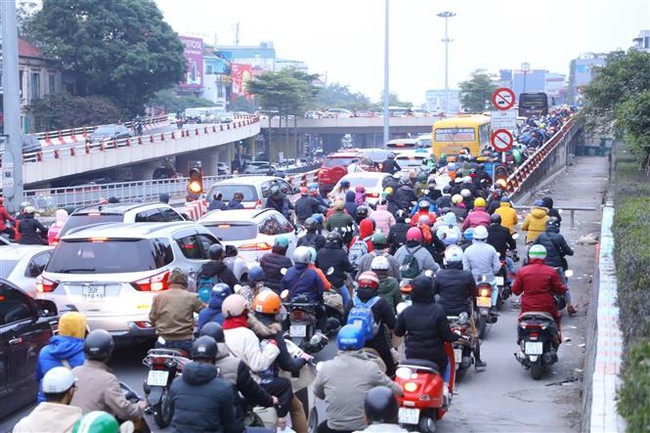 Từ ngày 27/11 - 27/12 cấm phương tiện qua cầu Chương Dương sau 22 giờ 30 phút - Ảnh 1.