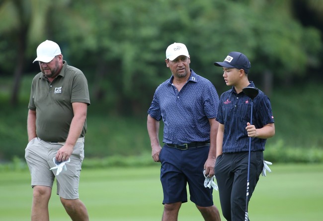 Cuộc đối đầu thú vị của Nguyễn Anh Minh và huyền thoại golf thế giới Michael Campbell - Ảnh 2.