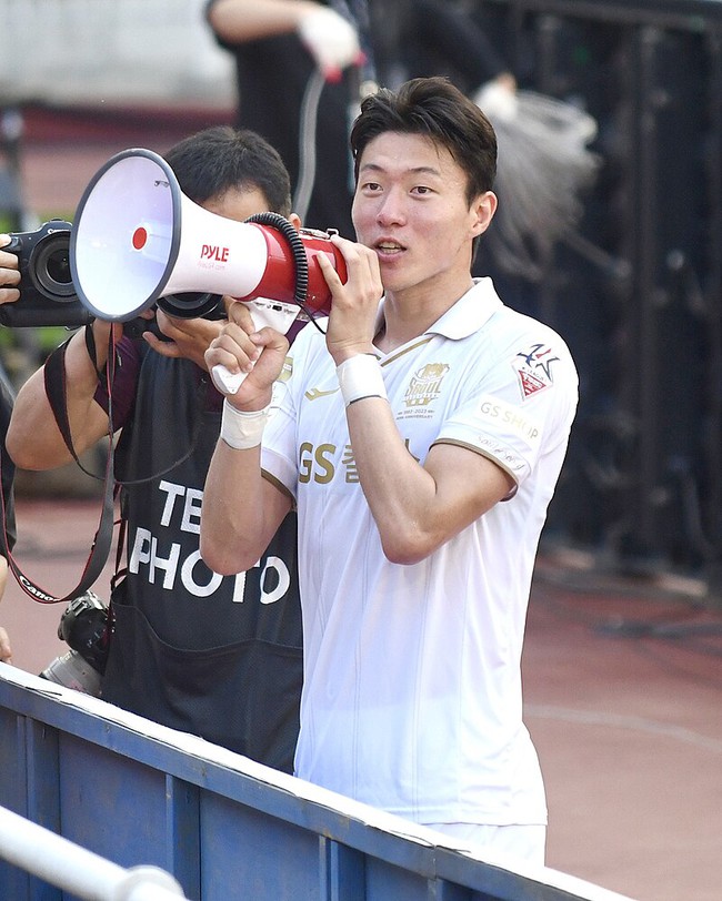 Hàn Quốc đình chỉ thi đấu tiền đạo Hwang Ui-jo vì cáo buộc lén quay video nhạy cảm bạn gái cũ - Ảnh 2.
