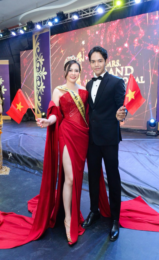 Hoa hậu Phan Kim Oanh tiếp tục giữ vương miện Mrs Grand International - Ảnh 3.