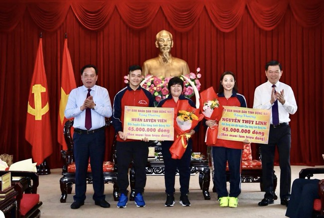 Liên tiếp thăng tiến trên BXH cầu lông, Thùy Linh được trao tặng vinh dự lớn - Ảnh 3.