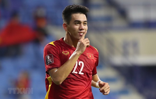 ĐT Việt Nam thắng đội Tây Á bằng siêu phẩm 30m và giành ngôi đầu bảng ở vòng loại World Cup, được AFC khen ngợi - Ảnh 4.