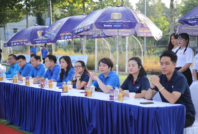 Khai mạc Giải bóng đá Thanh niên công nhân Cup Red Bull 2023 khu vực Đồng bằng Sông Hậu - Ảnh 7.