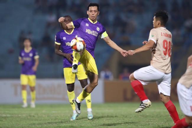 Trong cơn khủng hoảng, Hà Nội FC phải đối diện với lịch thi đấu 'cực nặng' - Ảnh 3.