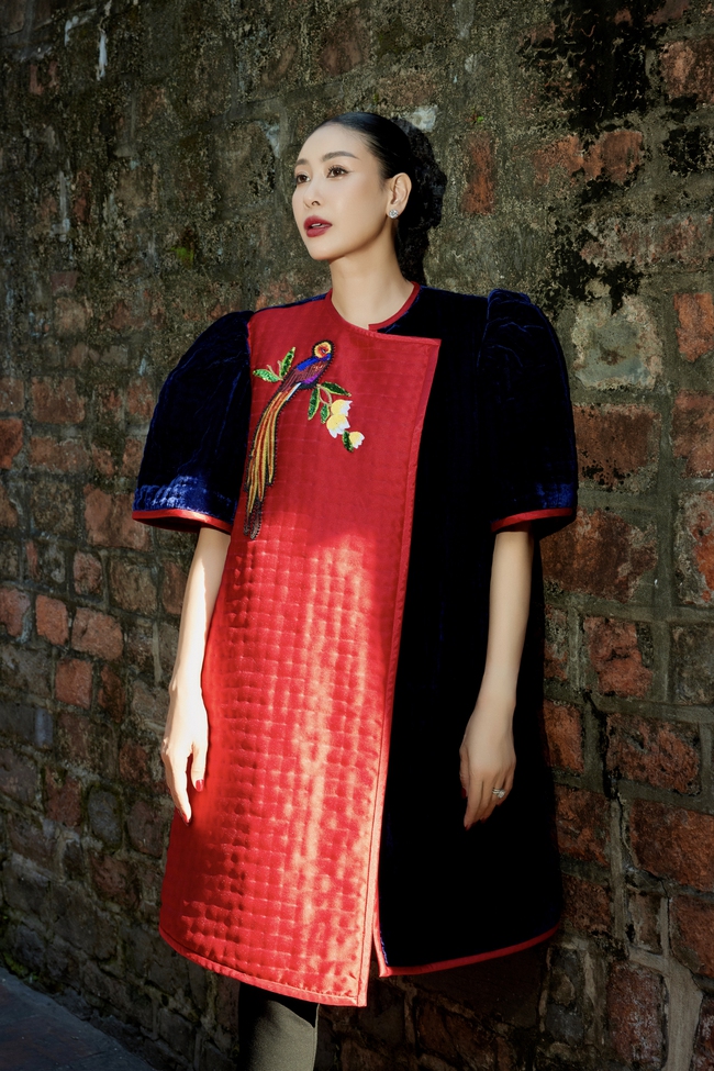 Vẻ đẹp cổ điển của Hà Kiều Anh khi mặc thiết kế áo chần bông của NTK Đức Hùng - Ảnh 4.