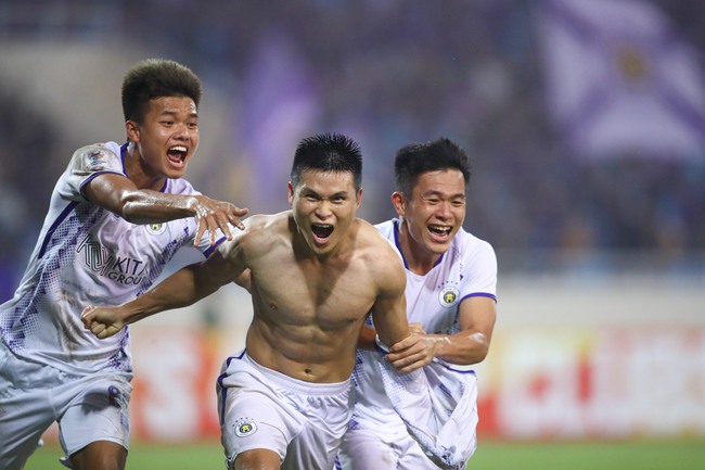 HLV Chu Đình Nghiêm chọn Tuấn Hải, Quả bóng vàng Việt Nam 2023 lại của Hà Nội FC - Ảnh 3.
