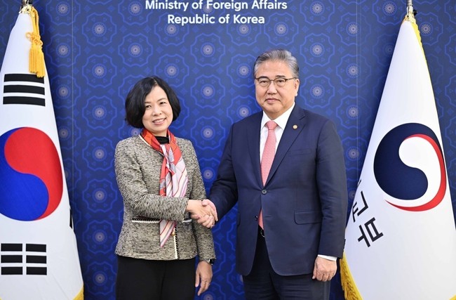 Tổng giám đốc TTXVN gặp Bộ trưởng Ngoại giao Hàn Quốc - Ảnh 1.