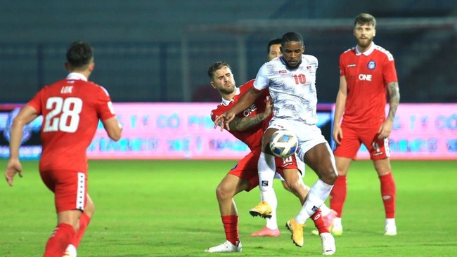 CLB Hải Phòng (áo trắng) để thua Sabah 1-4 ở lượt về bảng H, cúp C2 Châu Á 2023-2024