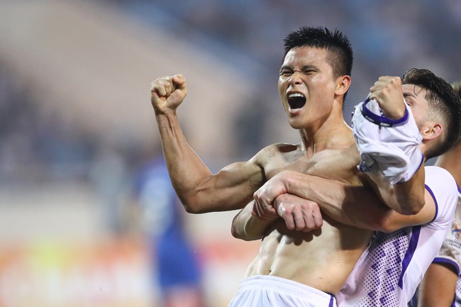 Ngược dòng ấn tượng đả bại CLB Trung Quốc, Tuấn Hải cùng Hà Nội FC được bầu Hiển và VFF thưởng nóng - Ảnh 2.