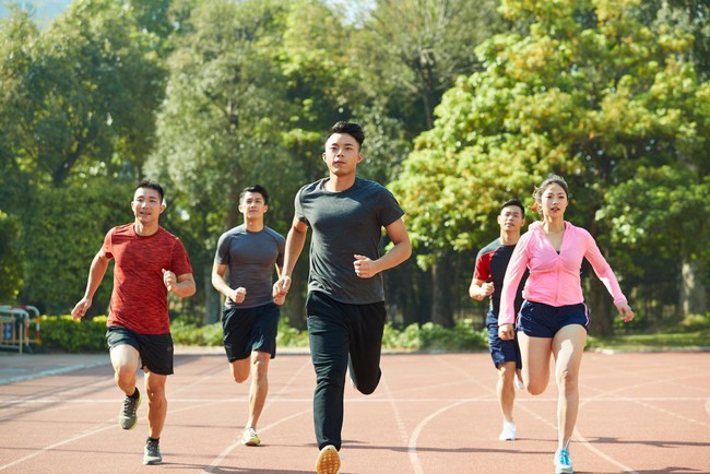Herbalife Việt Nam đồng hành cùng VnExpress khuyến tổ chức giải chạy marathon tại thành phố Hạ Long - Ảnh 1.
