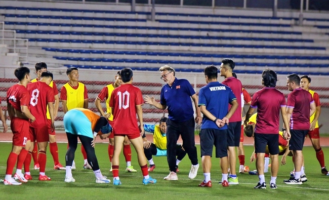 CĐV hoang mang tột độ vì ĐT Việt Nam gặp vấn đề lớn ngay trước Asian Cup 2023 - Ảnh 2.