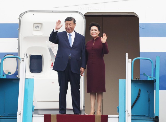 Tổng Bí thư, Chủ tịch nước Trung Quốc Tập Cận Bình đến Hà Nội, bắt đầu chuyến thăm cấp Nhà nước tới Việt Nam - Ảnh 1.