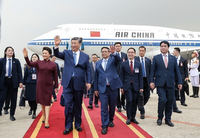 Tổng Bí thư, Chủ tịch nước Trung Quốc Tập Cận Bình đến Hà Nội, bắt đầu chuyến thăm cấp Nhà nước tới Việt Nam - Ảnh 4.