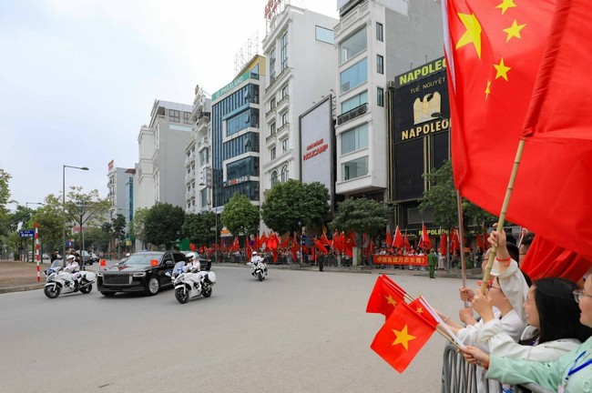 Tổng Bí thư, Chủ tịch nước Trung Quốc Tập Cận Bình đến Hà Nội, bắt đầu chuyến thăm cấp Nhà nước tới Việt Nam - Ảnh 7.