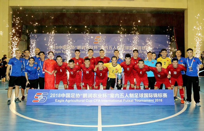 Hai lần chọc thủng lưới đương kim á quân World Cup, ĐT Việt Nam xuất sắc về nhì giải quốc tế - Ảnh 3.