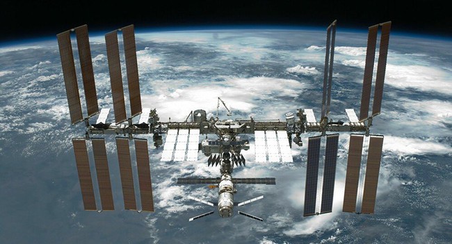 NASA, SpaceX và Axiom Space lập kế hoạch đưa phi hành đoàn tư nhân lên ISS - Ảnh 1.