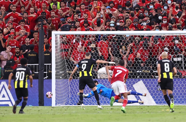 Benzema sút hỏng phạt đền, ĐKVĐ Ả Rập bị loại sốc khỏi Club World Cup - Ảnh 2.