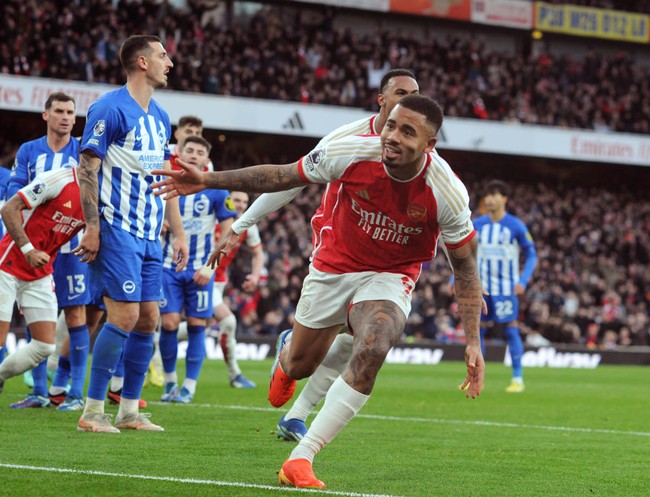 Ngoại hạng Anh vòng 17: Arsenal, Aston Villa cùng thắng để đua vô địch - Ảnh 2.