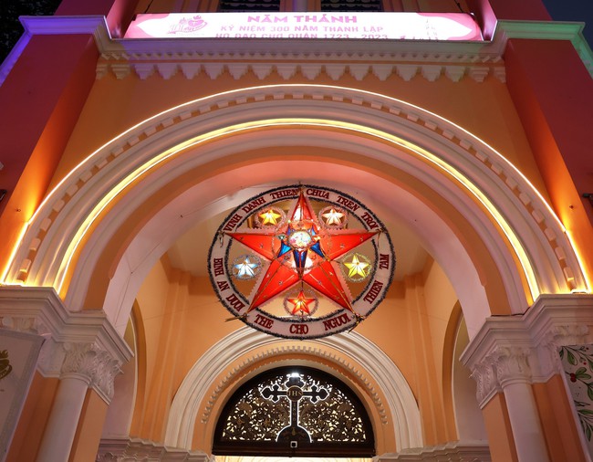 Khám phá nhà thờ 300 tuổi cổ xưa nhất Thành phố Hồ Chí Minh - Ảnh 3.