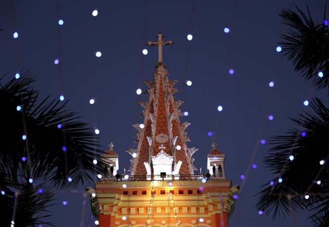 Khám phá nhà thờ 300 tuổi cổ xưa nhất Thành phố Hồ Chí Minh - Ảnh 2.