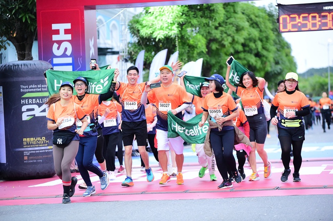 Herbalife Việt Nam tự hào là Đối Tác Dinh Dưỡng của giải chạy VnExpess Marathon lần đầu tiên được tổ chức tại Thành phố Hải Phòng - Ảnh 1.