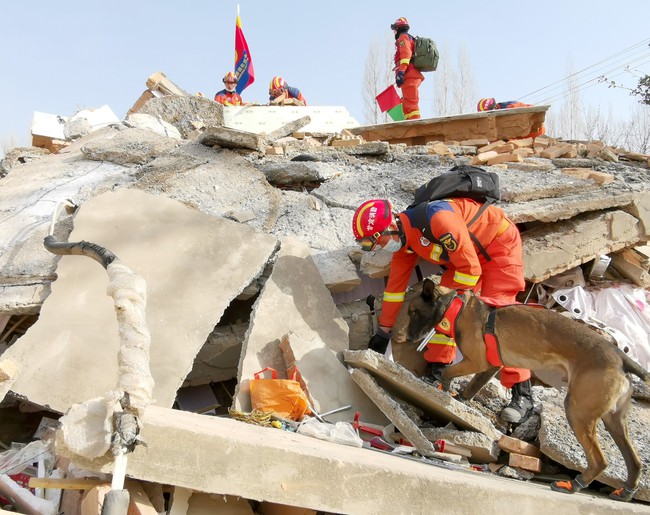 Động đất tại Trung Quốc: Thương vong tiếp tục tăng - Ảnh 2.