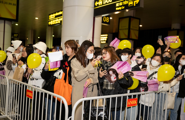 Fan Việt nồng nhiệt chào đón Hyomin T-ara đến Hà Nội - Ảnh 7.