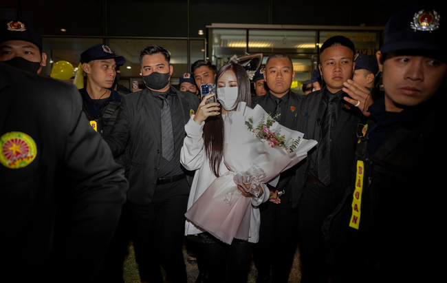 Fan Việt nồng nhiệt chào đón Hyomin T-ara đến Hà Nội - Ảnh 2.