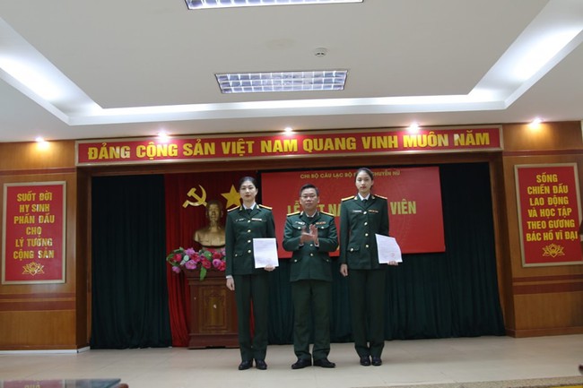 Ngôi sao trẻ góp phần giúp ĐT bóng chuyền nữ Việt Nam thắng Hàn Quốc vừa nhận vinh dự lớn trong sự nghiệp - Ảnh 2.