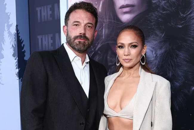 Jennifer Lopez và Ben Affleck thổ lộ từng mắc hội chứng PTSD nguy hiểm - Ảnh 1.