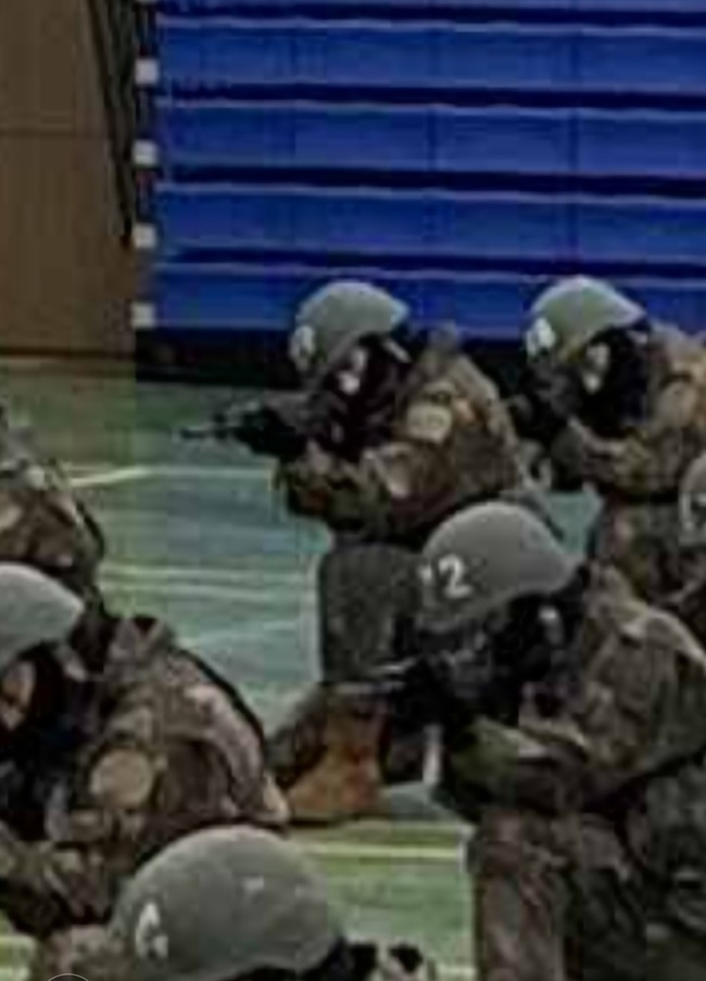 Hình ảnh mới của BTS Jungkook trong quá trình huấn luyện quân sự cơ bản - Ảnh 9.