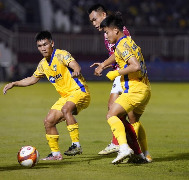Link xem trực tiếp bóng đá Khánh Hòa vs SLNA (18h00, 26/12), V-League 2023 vòng 8 - Ảnh 3.