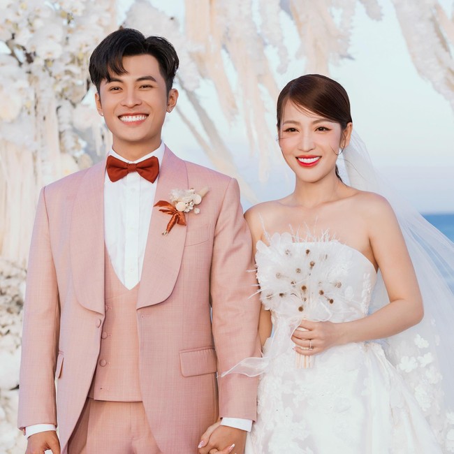 Những đám cưới xa hoa trong năm 2023 của dàn sao Việt  - Ảnh 1.