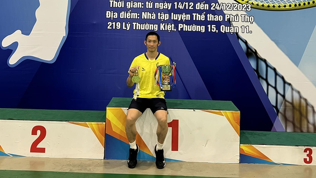 Tiến Minh giành cú đúp HCV tại giải vô địch cầu lông TPHCM