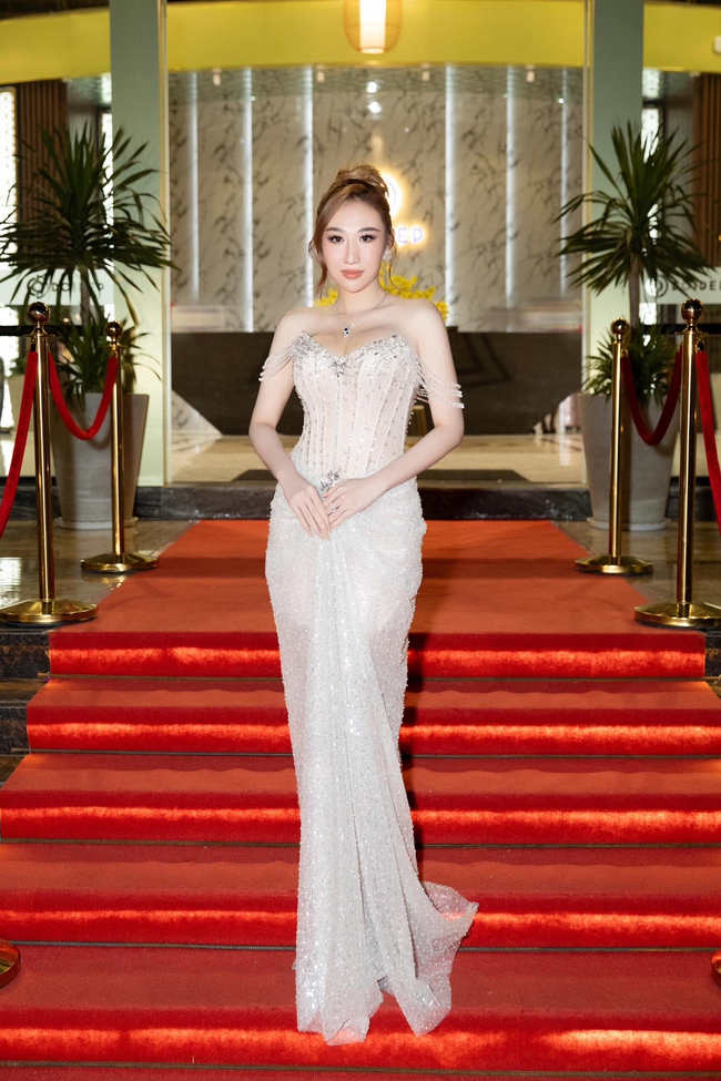 Huỳnh Như ấn tượng tốt với dàn thí sinh Miss Cosmo Vietnam 2023 - Ảnh 2.