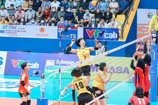 Đội bóng chuyền nữ Việt Nam về nhì trong cuộc bầu chọn 'Đội thể thao tiêu biểu toàn quốc' năm 2023, hé lộ cái tên đứng đầu - Ảnh 2.