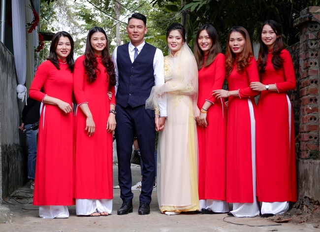 Phạm Thị Hồng Nhung làm đám cưới với phụ công Lương Văn Việt hồi tháng 1/2021