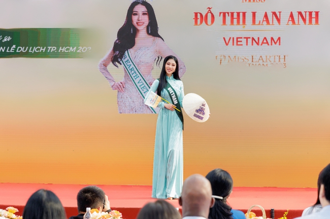 Thí sinh Miss Earth 2023 tham gia lễ phát động Tuần lễ Du lịch TP. Hồ Chí Minh - Ảnh 4.