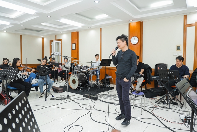 Ca sĩ Minh Thu tích cực tập luyện trước show 'Thu ca' - Ảnh 2.