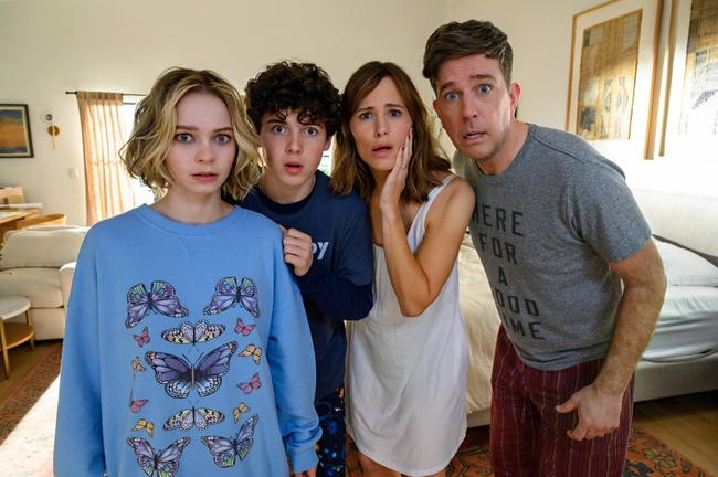 'Đội đặc nhiệm say xỉn' mở màn ấn tượng trên Netflix toàn cầu - Ảnh 5.