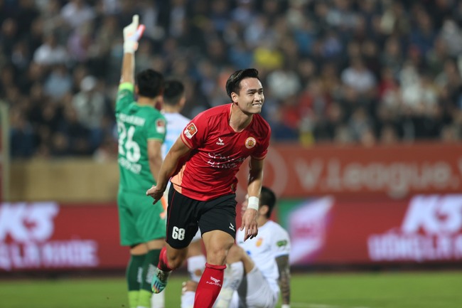Trực tiếp bóng đá Nam Định vs CAHN (1-2): Filip Nguyễn 'bó tay' trước Rafaelson (Hiệp 2) - Ảnh 3.