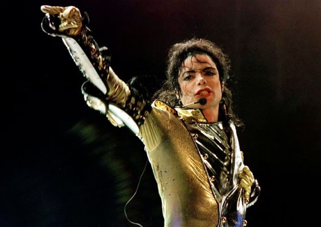 Cháu trai hóa thân thành Michael Jackson trong phim tiểu sử về Vua pop - Ảnh 1.
