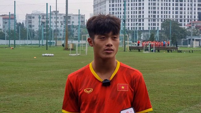 'Vua giải trẻ' Nguyễn Quốc Việt lên hội quân với U20 Việt Nam - Ảnh 1.