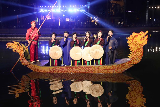 Festival 'Về miền Quan họ-2023': Giao lưu, lan tỏa tinh hoa văn hóa Việt - Ảnh 1.