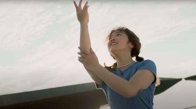 Cầu Hôn khiến giới trẻ 'phát sốt' dịp Valentine sau cảnh quay đẹp như mơ trong MV 'Em đồng ý' - Ảnh 2.