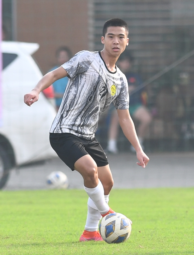 Sao trẻ Hà Nội FC khiến &quot;siêu nhân&quot; Gia Huy lu mờ, U20 Việt Nam hòa đội Hạng Nhất - Ảnh 5.