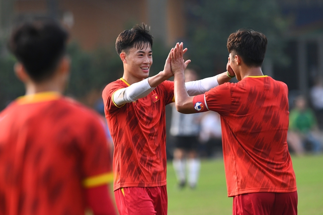 Sao trẻ Hà Nội FC khiến &quot;siêu nhân&quot; Gia Huy lu mờ, U20 Việt Nam hòa đội Hạng Nhất - Ảnh 4.